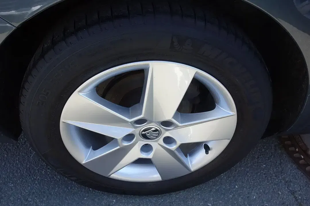 Skoda Octavia - Thumbnail 5