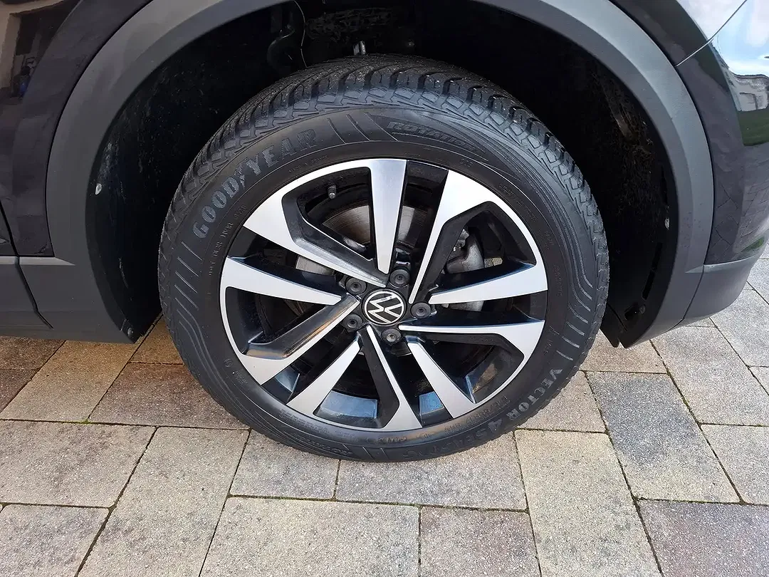 Volkswagen T-Roc - Thumbnail 10