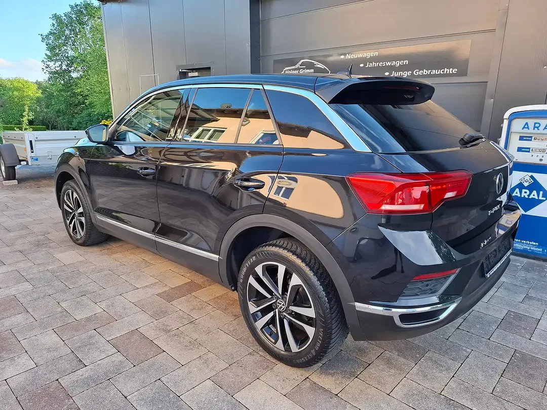 Volkswagen T-Roc - Thumbnail 2