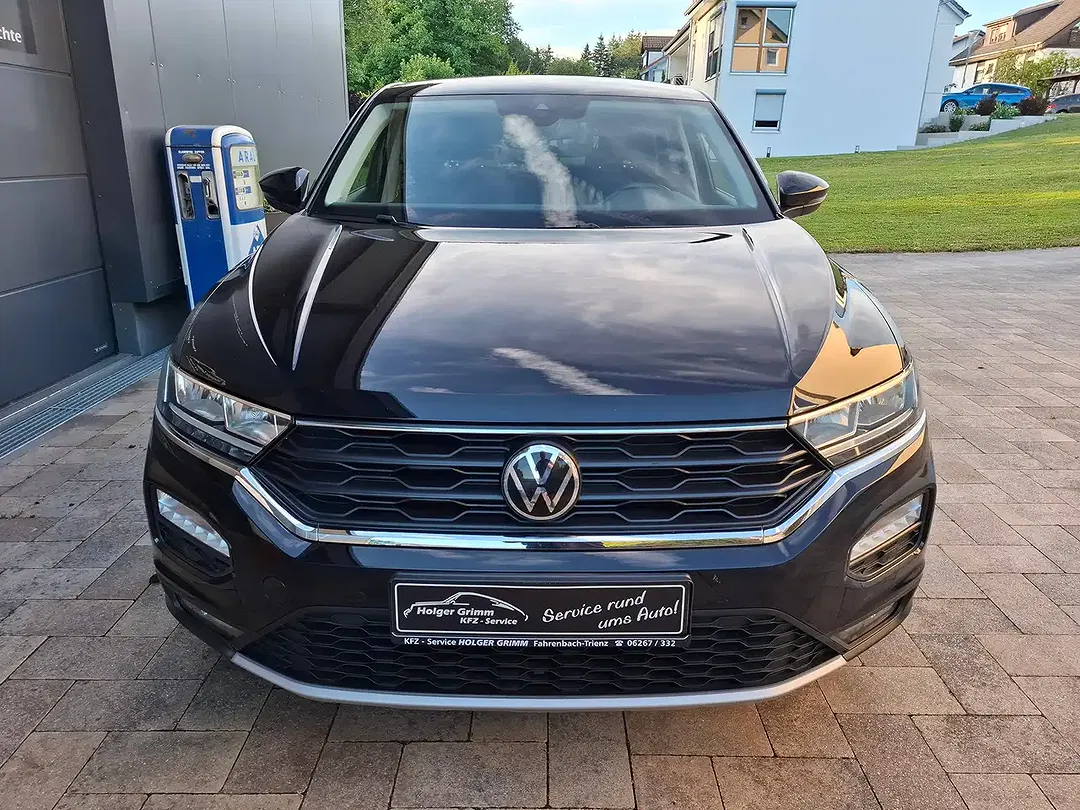 Volkswagen T-Roc - Thumbnail 4