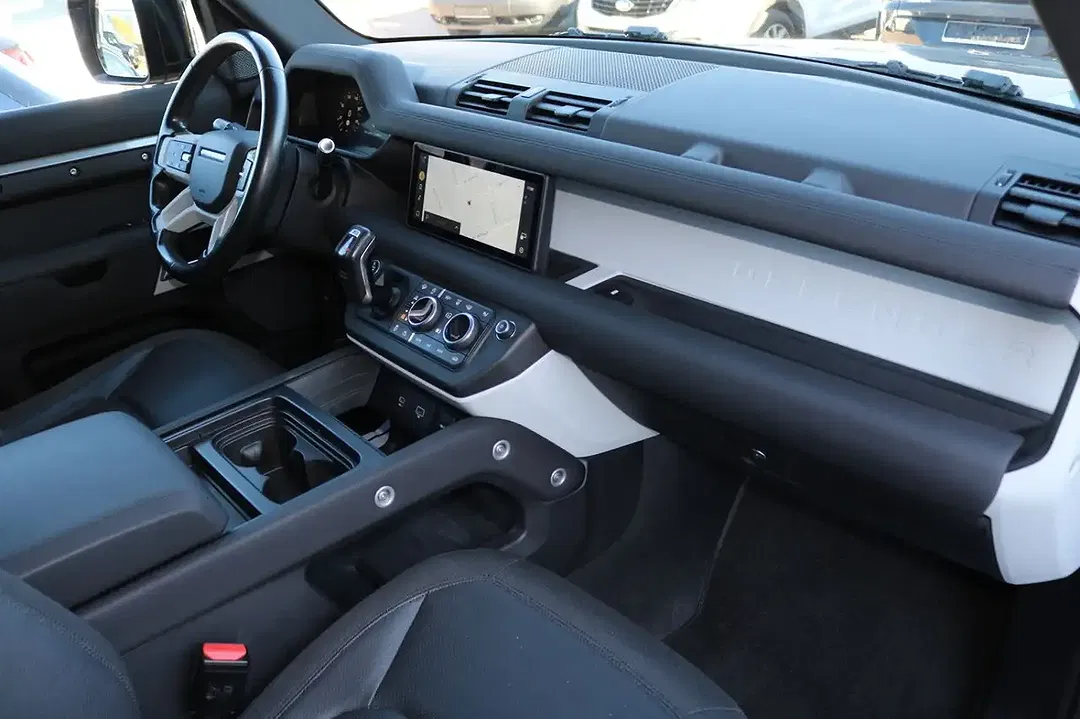 Land Rover Defender - Thumbnail 14