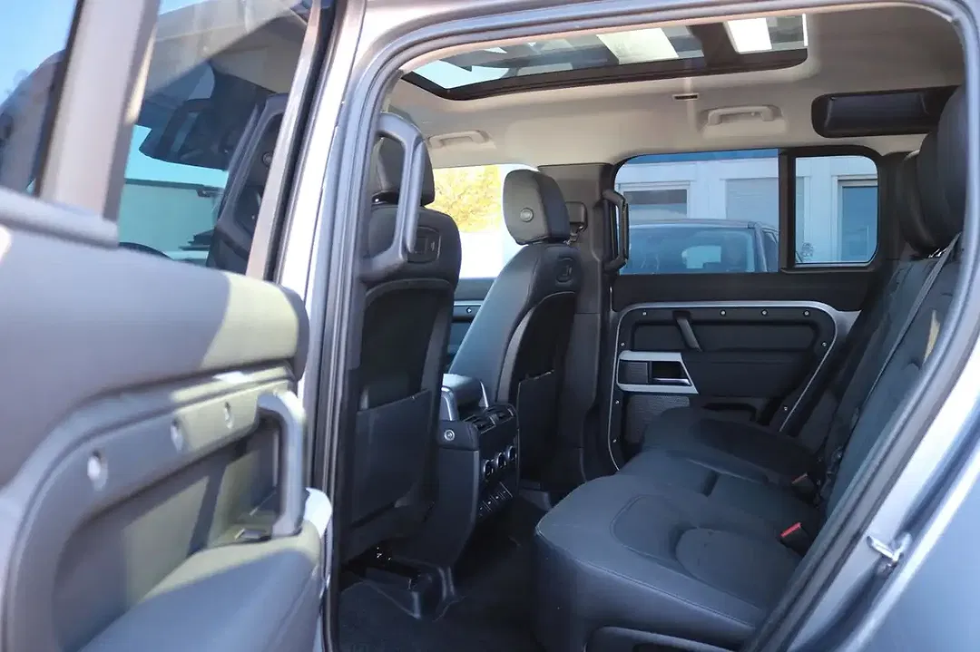 Land Rover Defender - Thumbnail 16