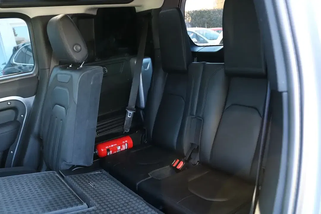 Land Rover Defender - Thumbnail 17