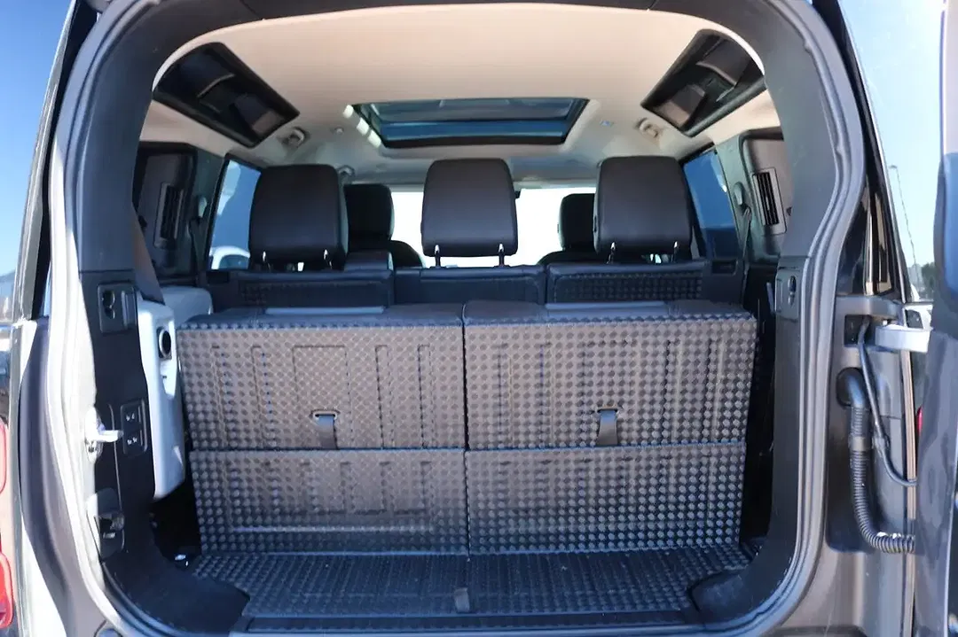 Land Rover Defender - Thumbnail 22