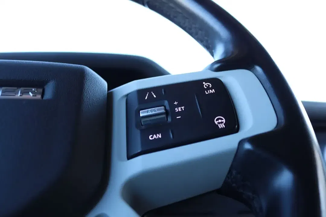 Land Rover Defender - Thumbnail 31