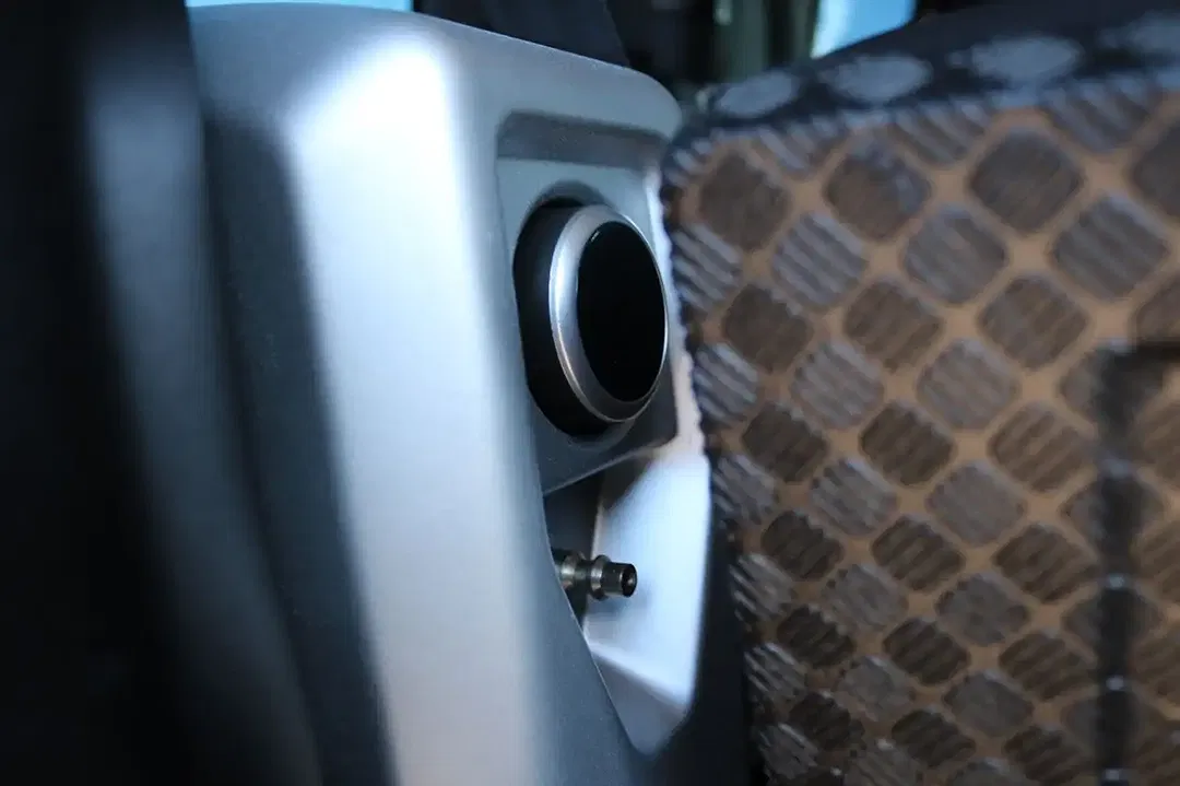 Land Rover Defender - Thumbnail 41