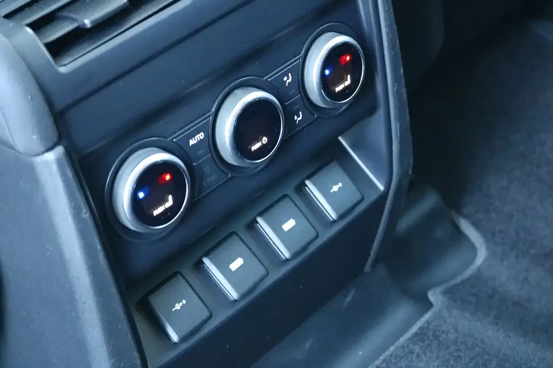 Land Rover Defender - Thumbnail 43