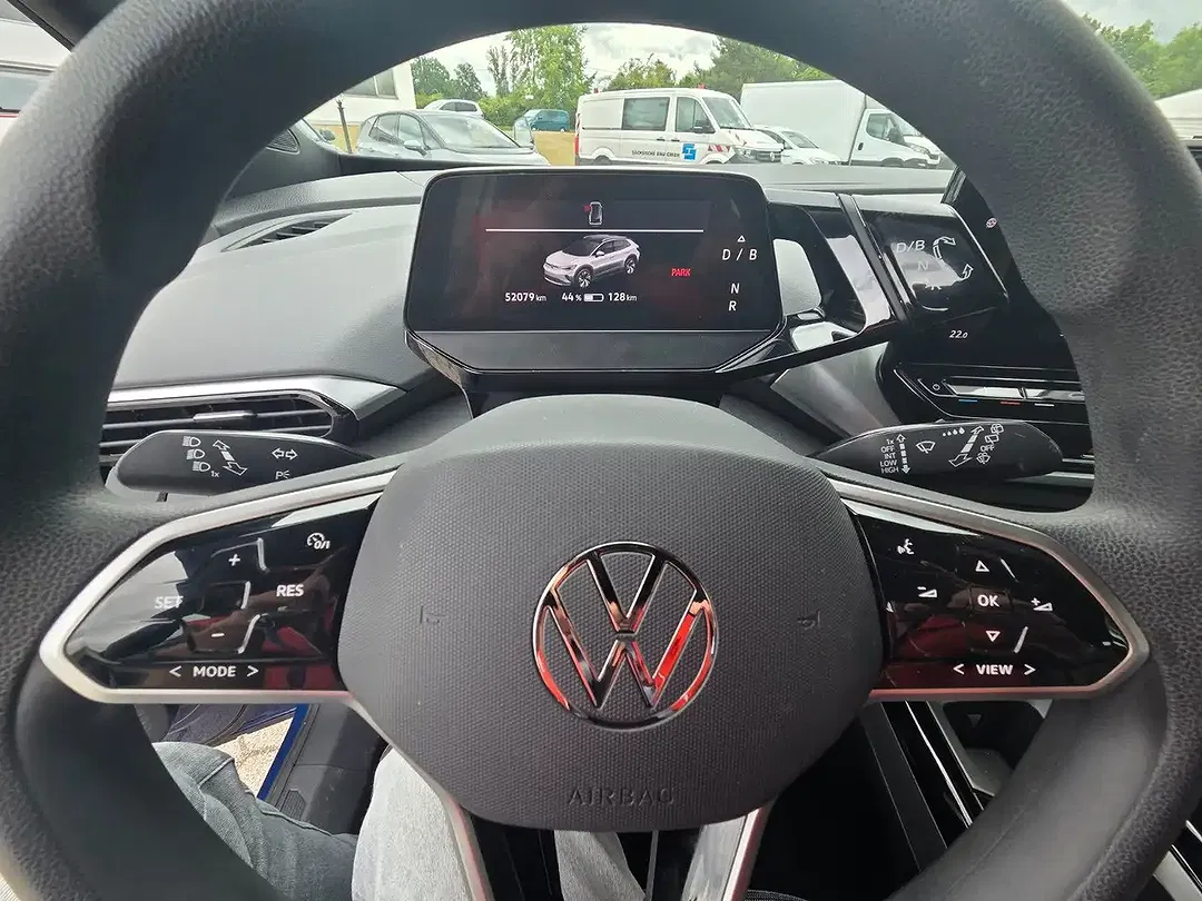 Volkswagen ID.4 - Thumbnail 12