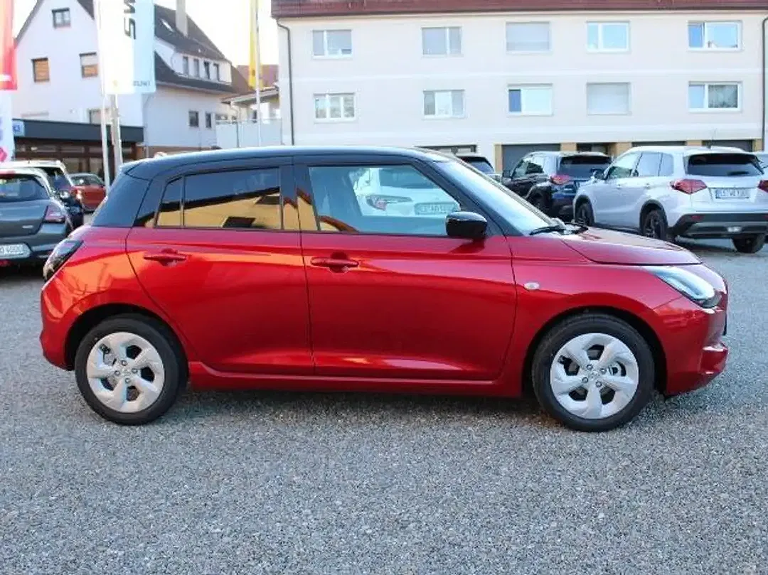 Suzuki Swift - Thumbnail 3