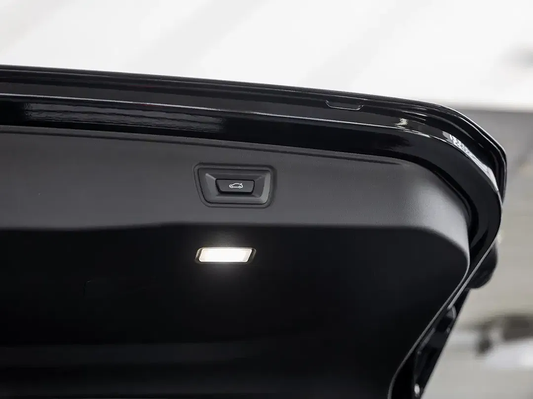 BMW 520 - Thumbnail 13