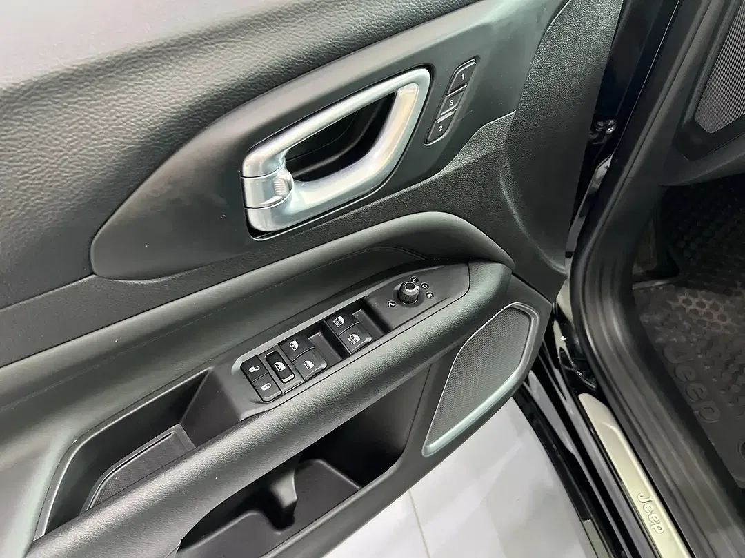 Jeep Compass - Thumbnail 11