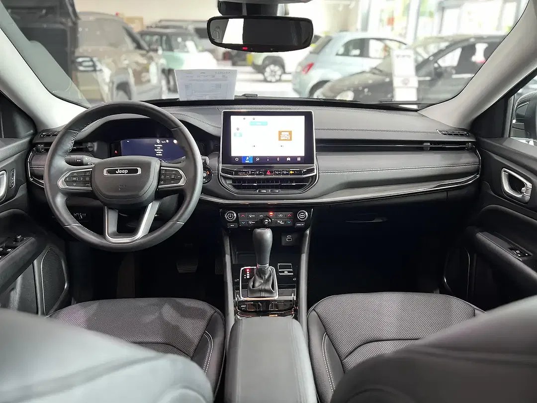 Jeep Compass - Thumbnail 8