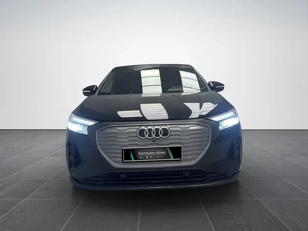 Audi Q4 e-tron - Thumbnail 2