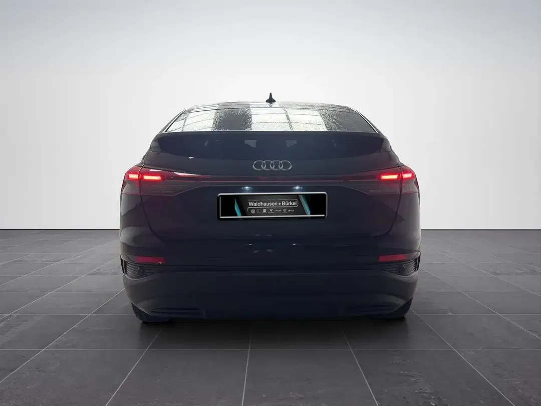 Audi Q4 e-tron - Thumbnail 5