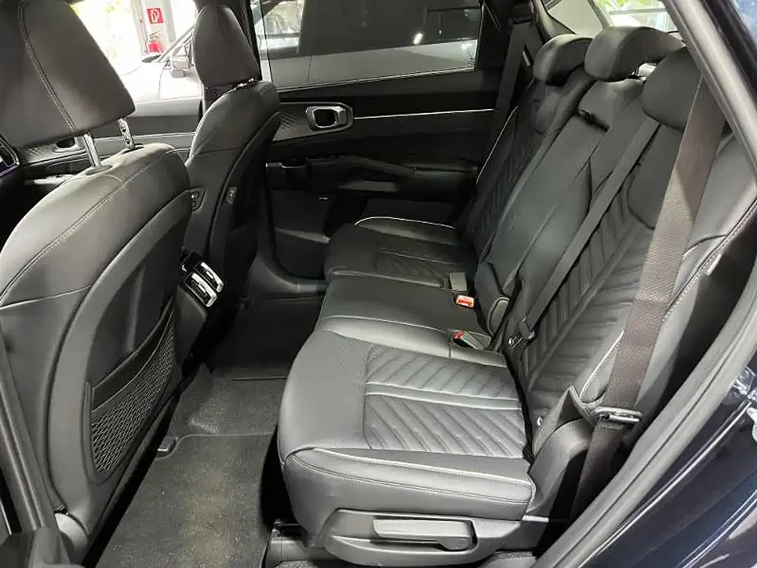 Kia Sorento - Thumbnail 10