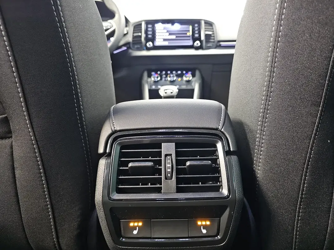 Skoda Karoq - Thumbnail 11