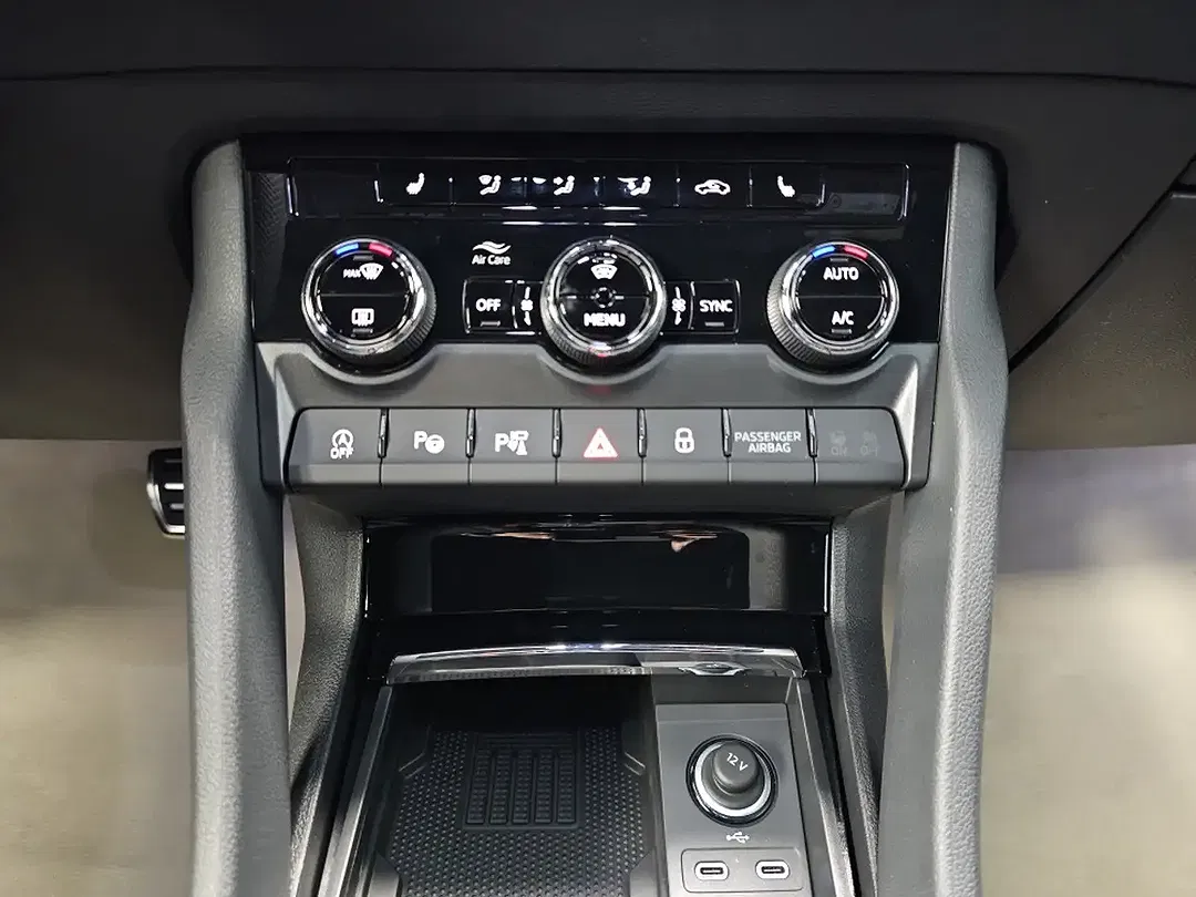 Skoda Karoq - Thumbnail 14
