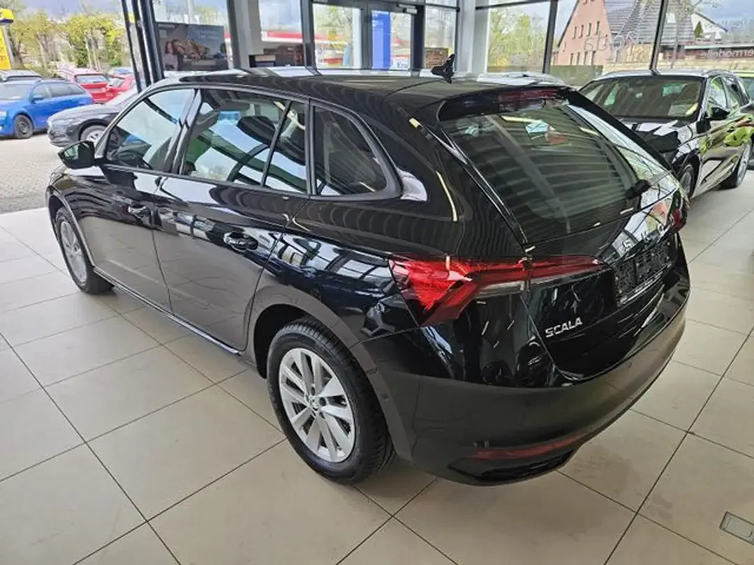 Skoda Scala - Thumbnail 2