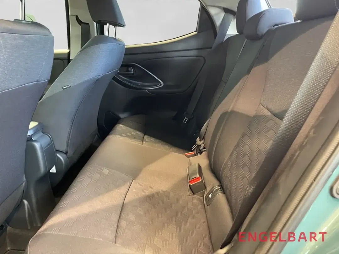 Toyota Yaris - Thumbnail 11