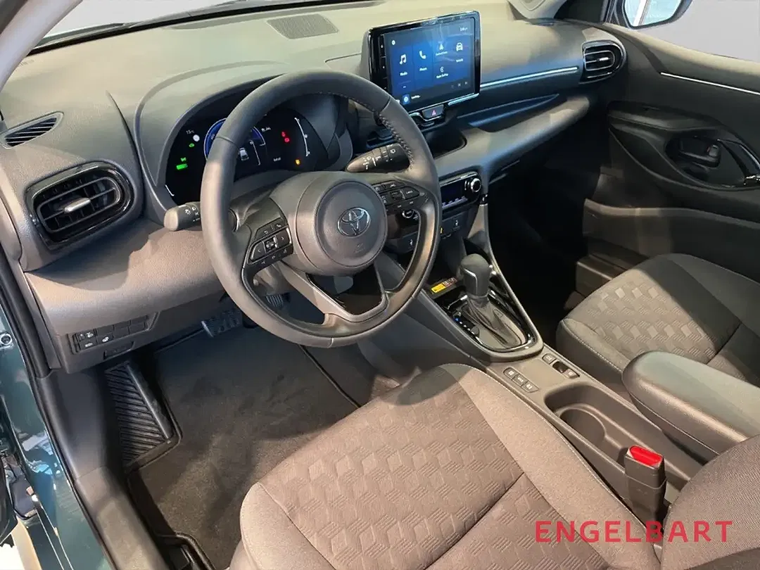 Toyota Yaris - Thumbnail 6