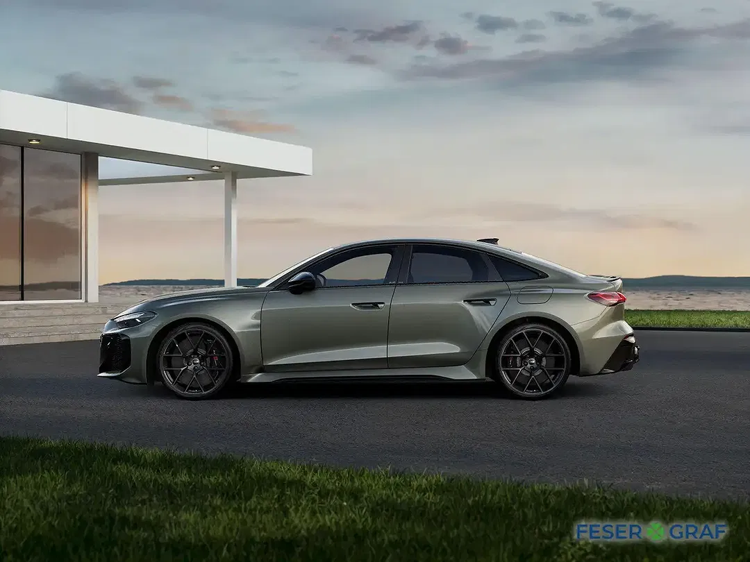 Audi RS5 - Thumbnail 3
