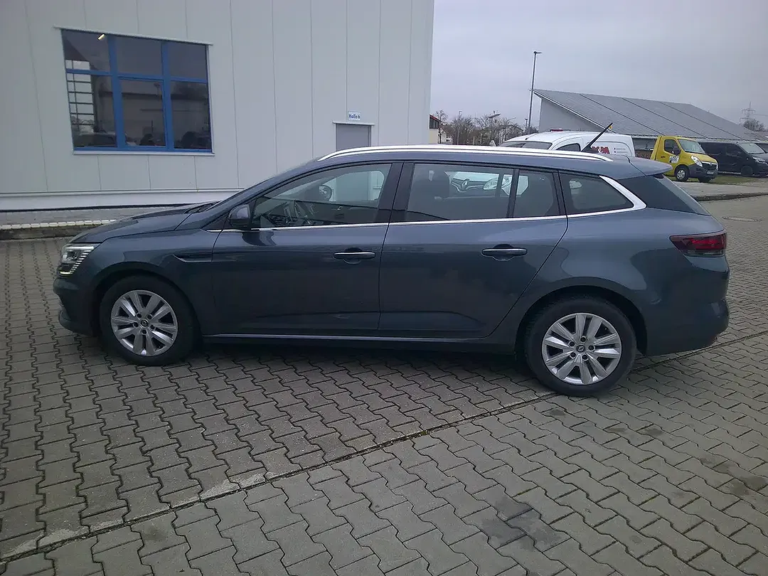 Renault Megane - Thumbnail 1