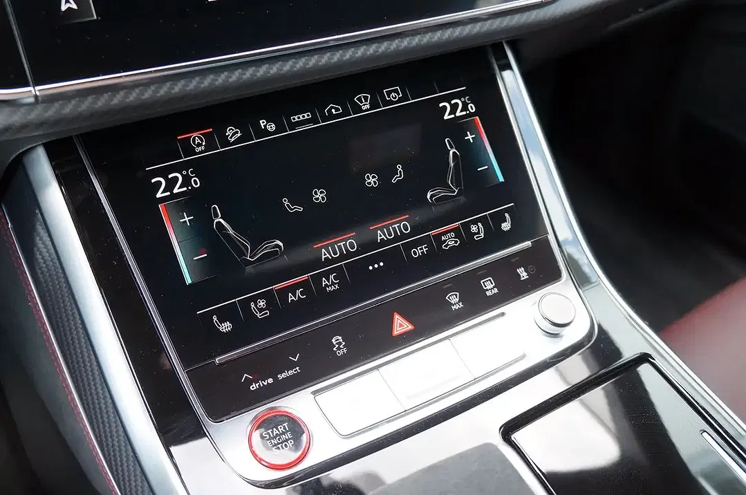 Audi RS Q8 - Thumbnail 24