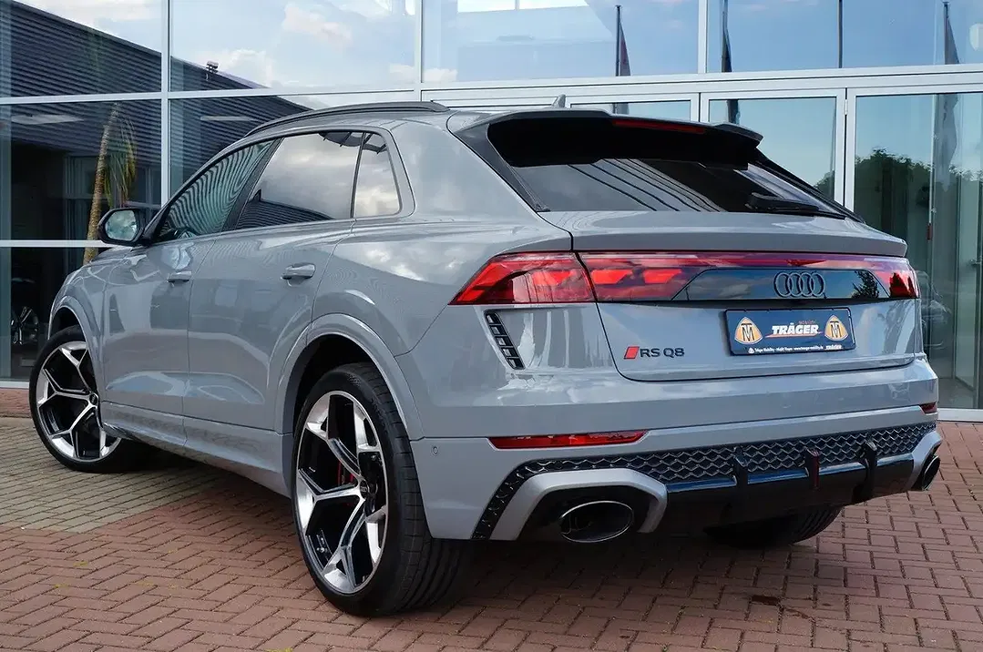Audi RS Q8 - Thumbnail 5
