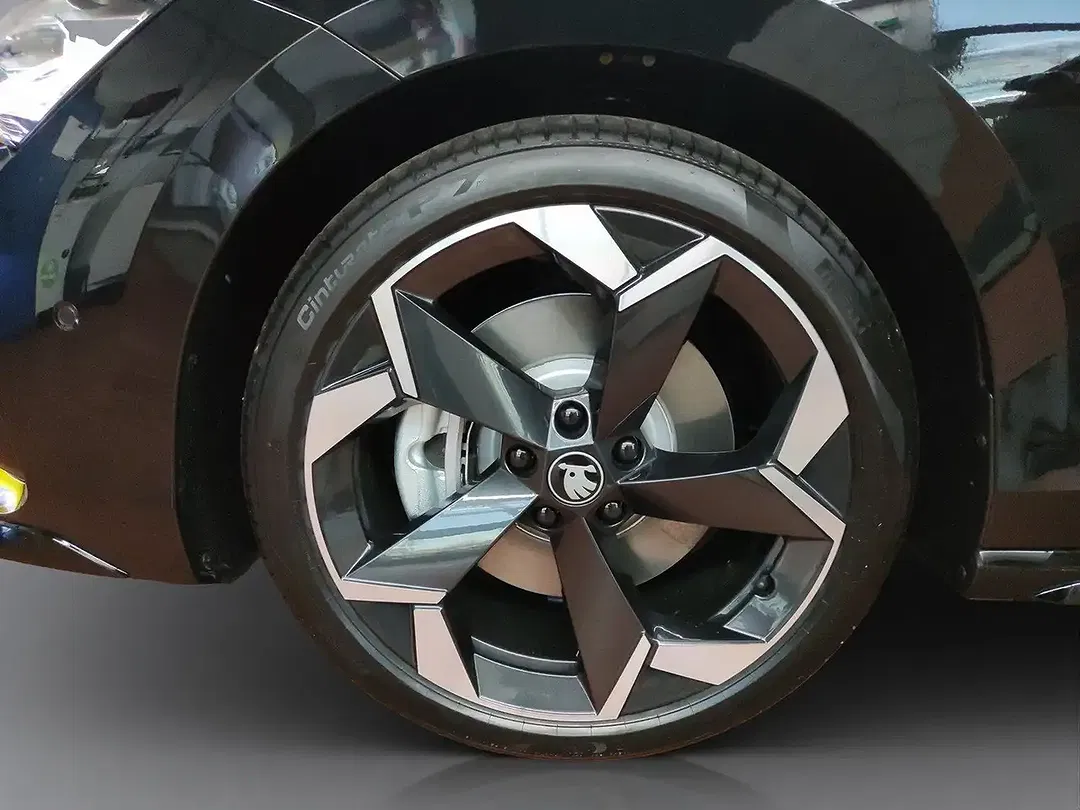 Skoda Superb - Thumbnail 14
