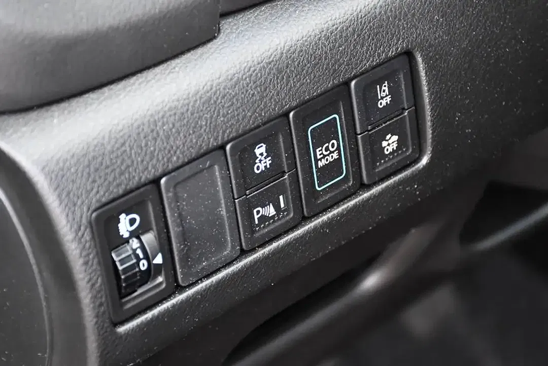Suzuki Vitara - Thumbnail 14