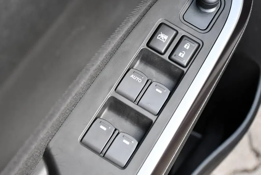 Suzuki Vitara - Thumbnail 15