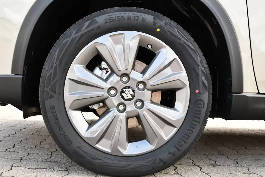 Suzuki Vitara - Thumbnail 5