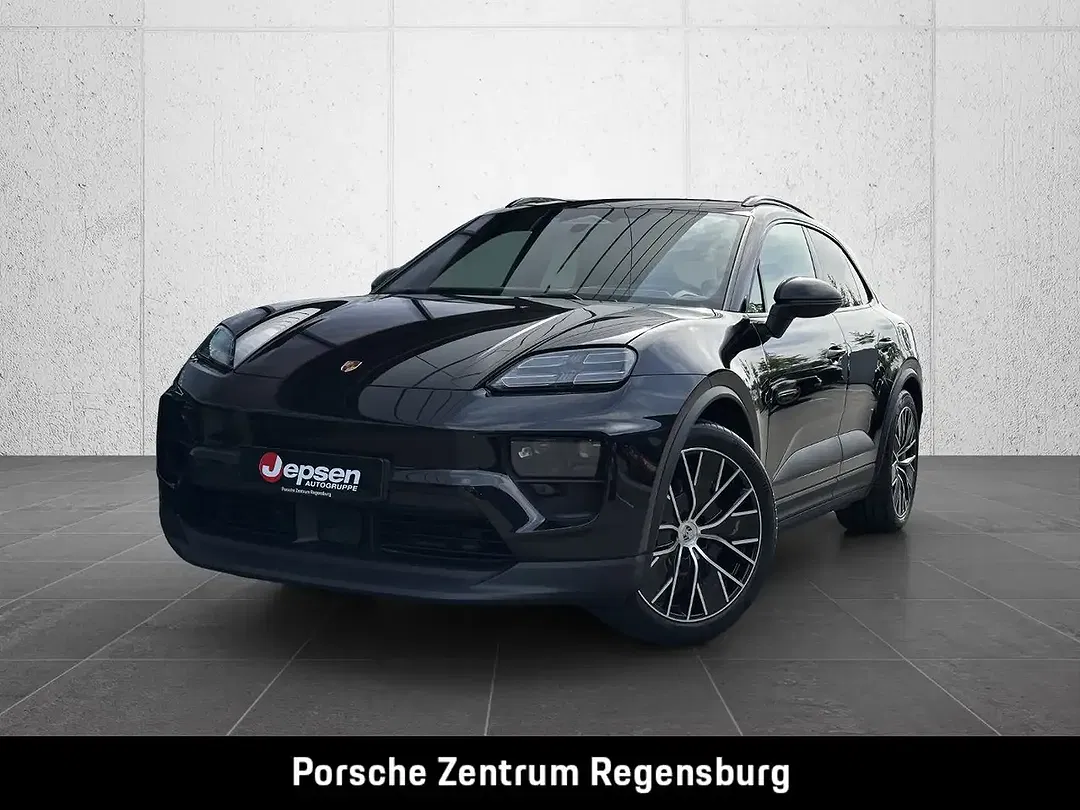 Porsche Macan - Thumbnail 1
