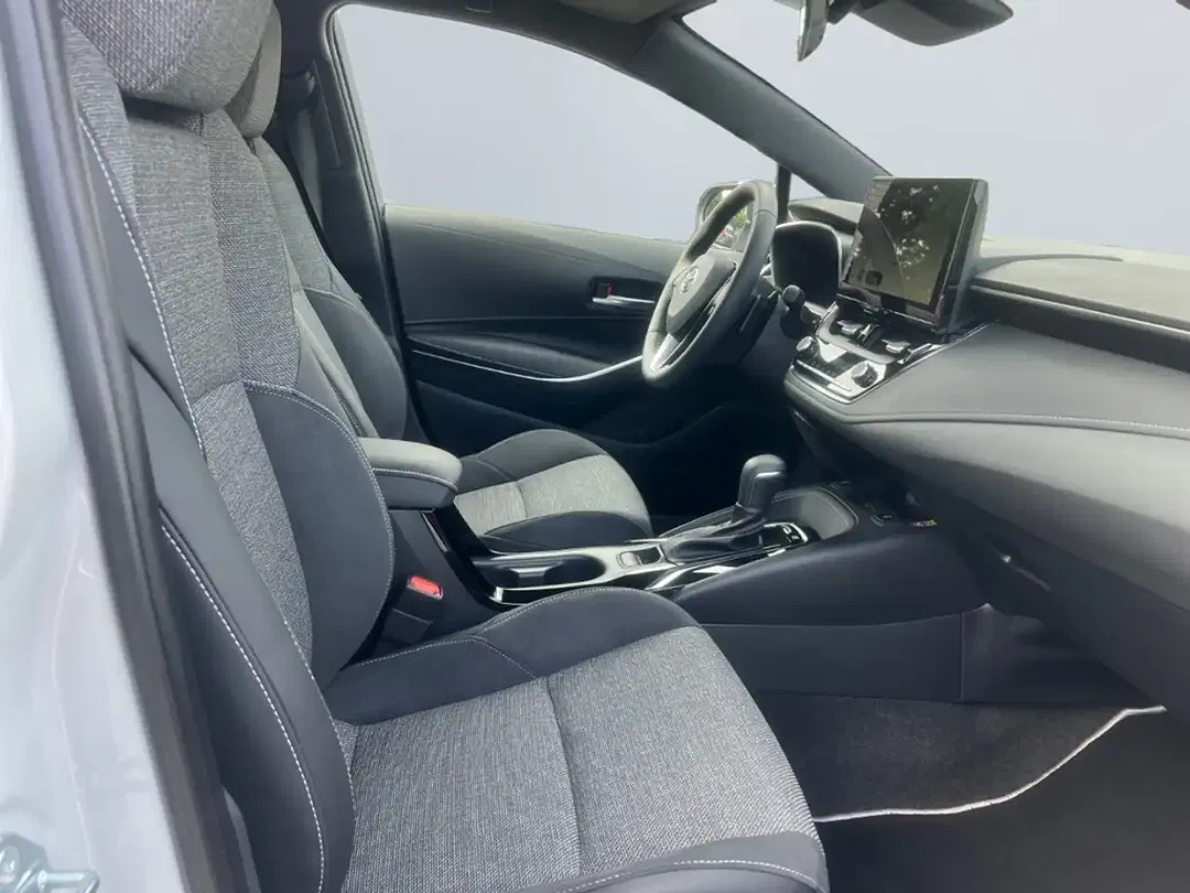 Toyota Corolla - Thumbnail 8