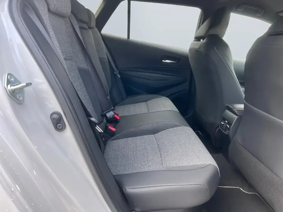 Toyota Corolla - Thumbnail 7