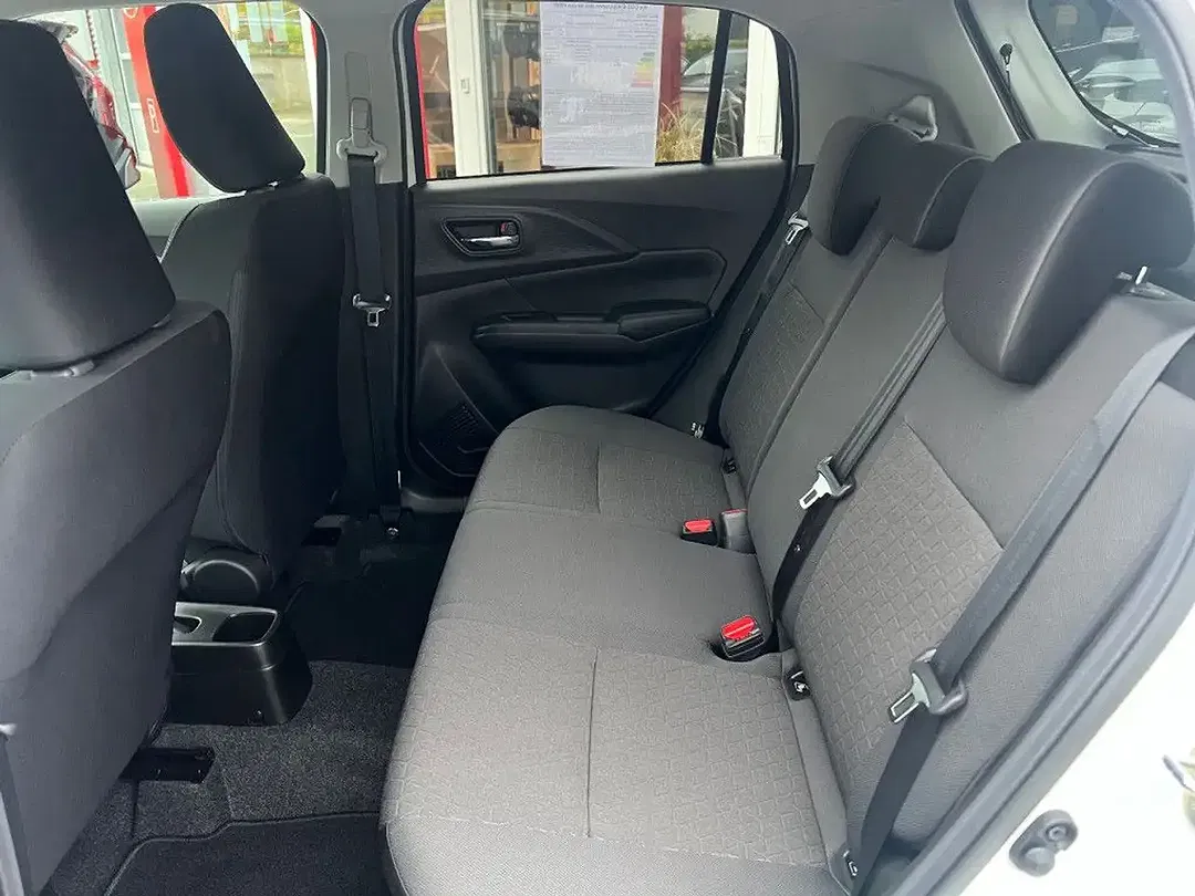 Suzuki Swift - Thumbnail 14