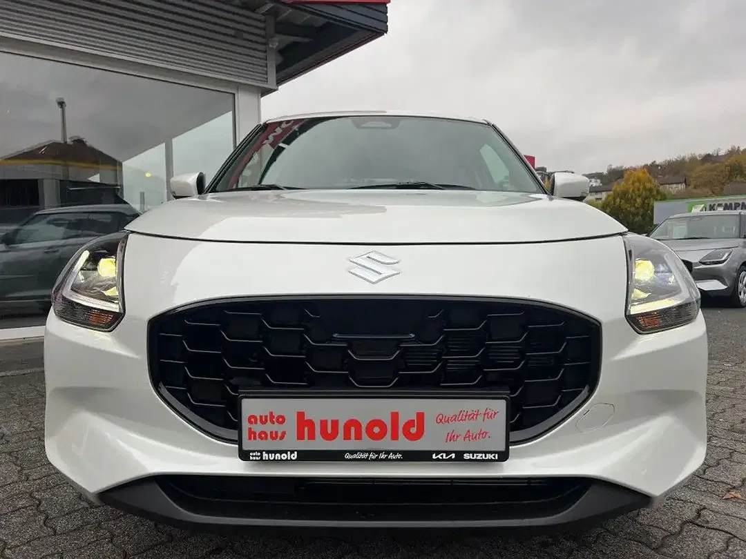 Suzuki Swift - Thumbnail 3