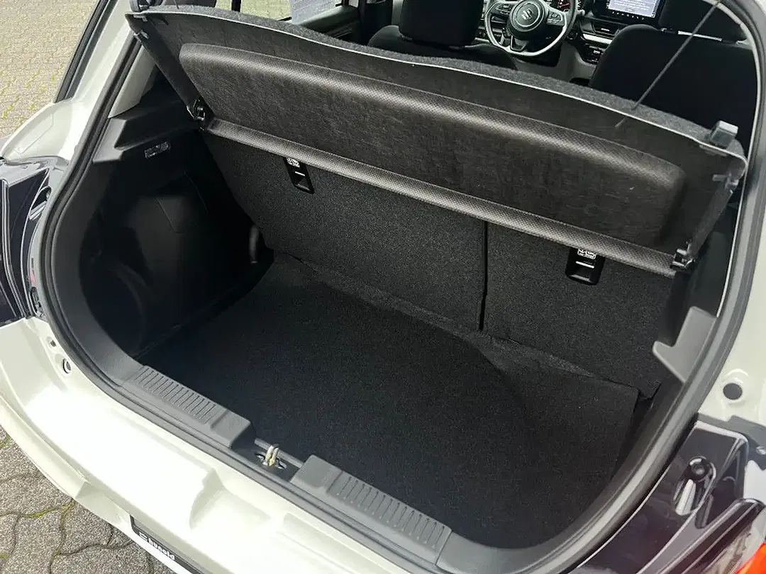 Suzuki Swift - Thumbnail 7