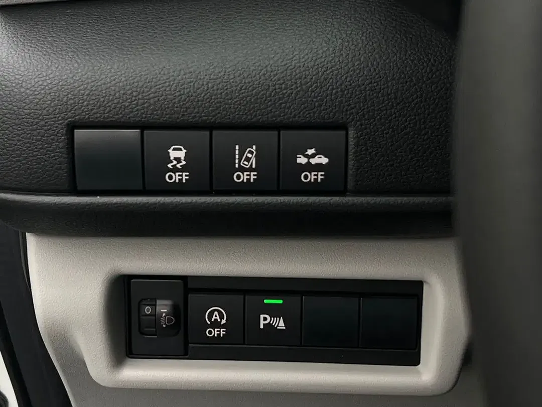 Suzuki Swift - Thumbnail 9