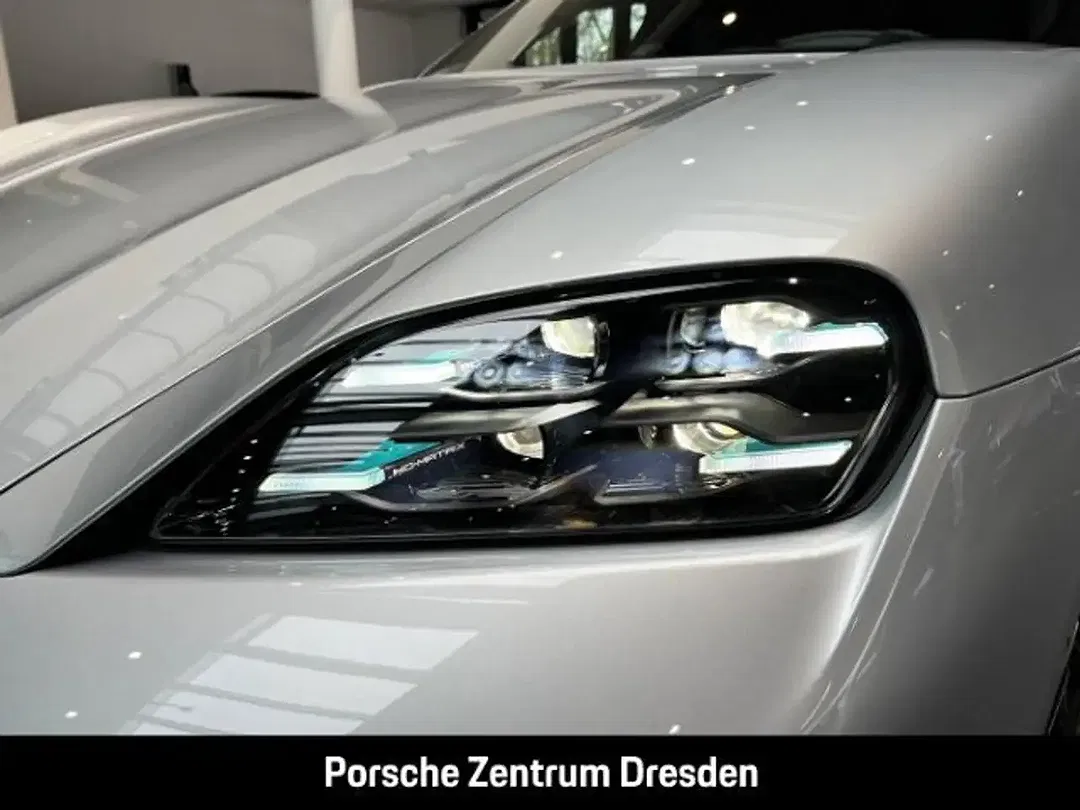 Porsche Taycan - Thumbnail 14