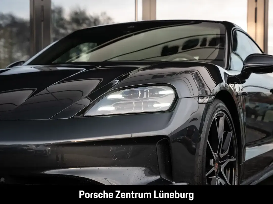 Porsche Taycan - Thumbnail 10