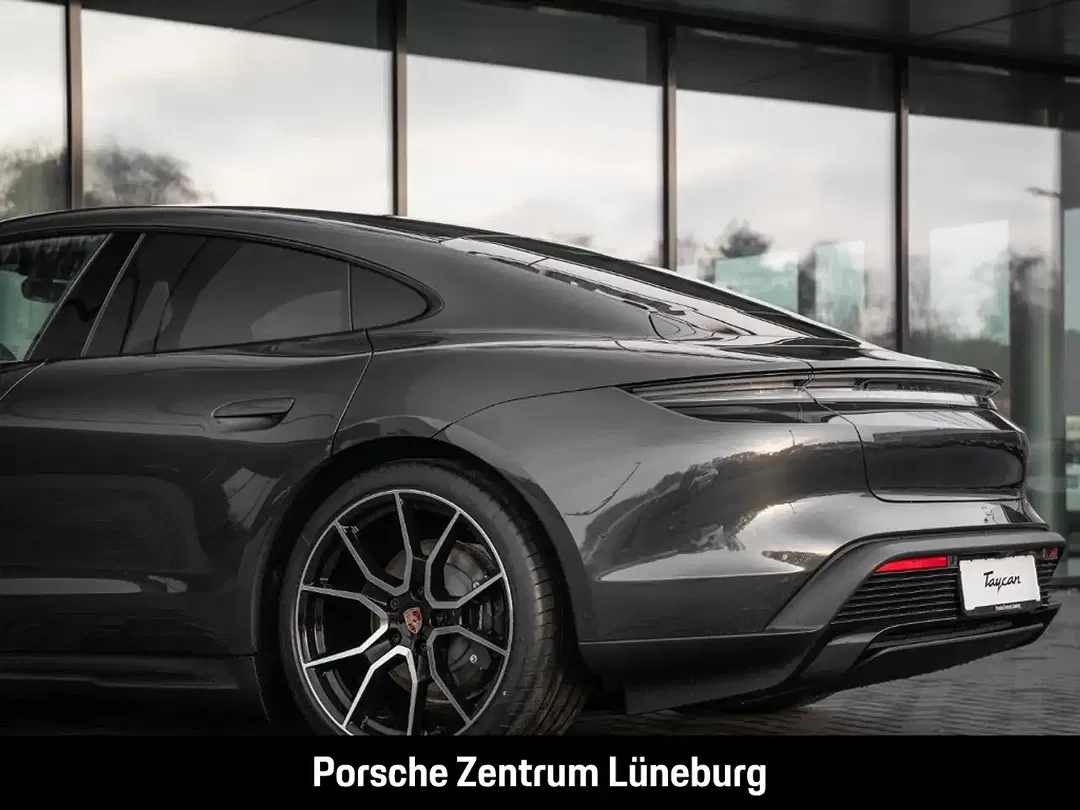 Porsche Taycan - Thumbnail 14