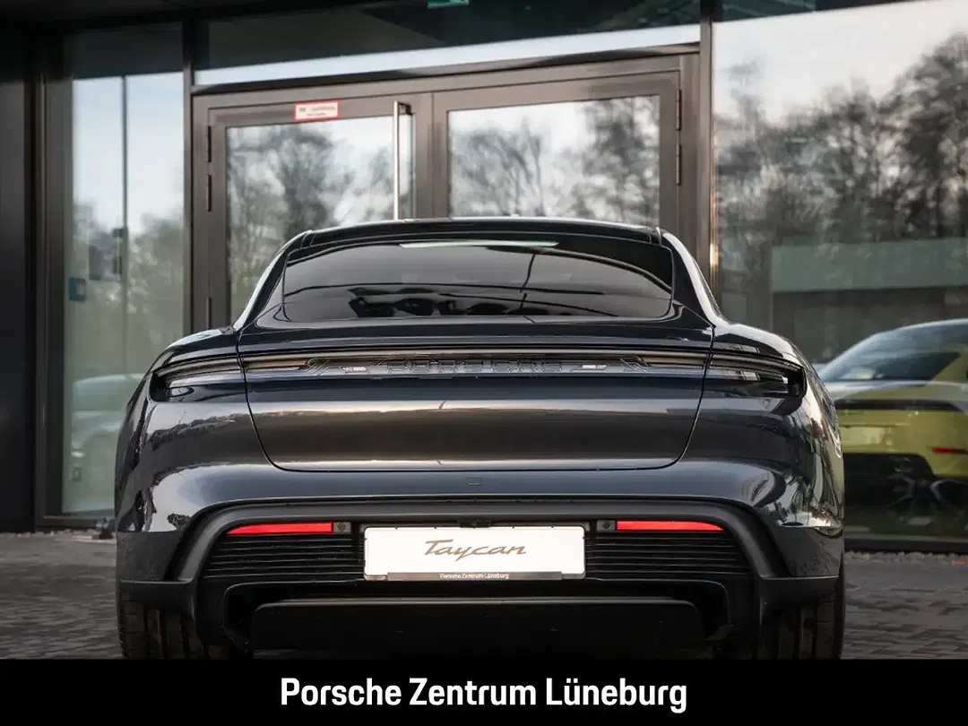 Porsche Taycan - Thumbnail 15