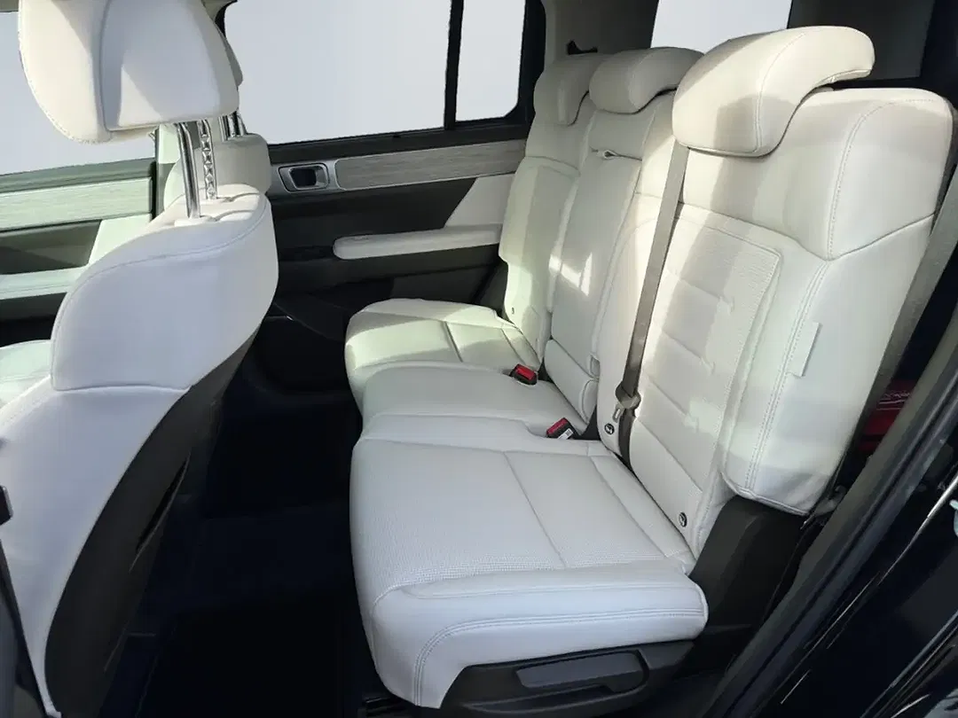 Hyundai SANTA FE - Thumbnail 13