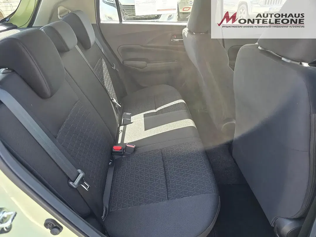 Suzuki Swift - Thumbnail 9
