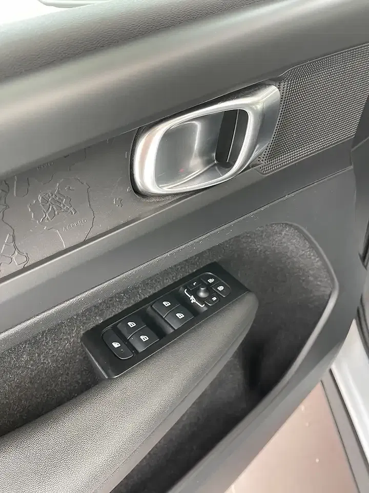 Volvo XC40 - Thumbnail 15