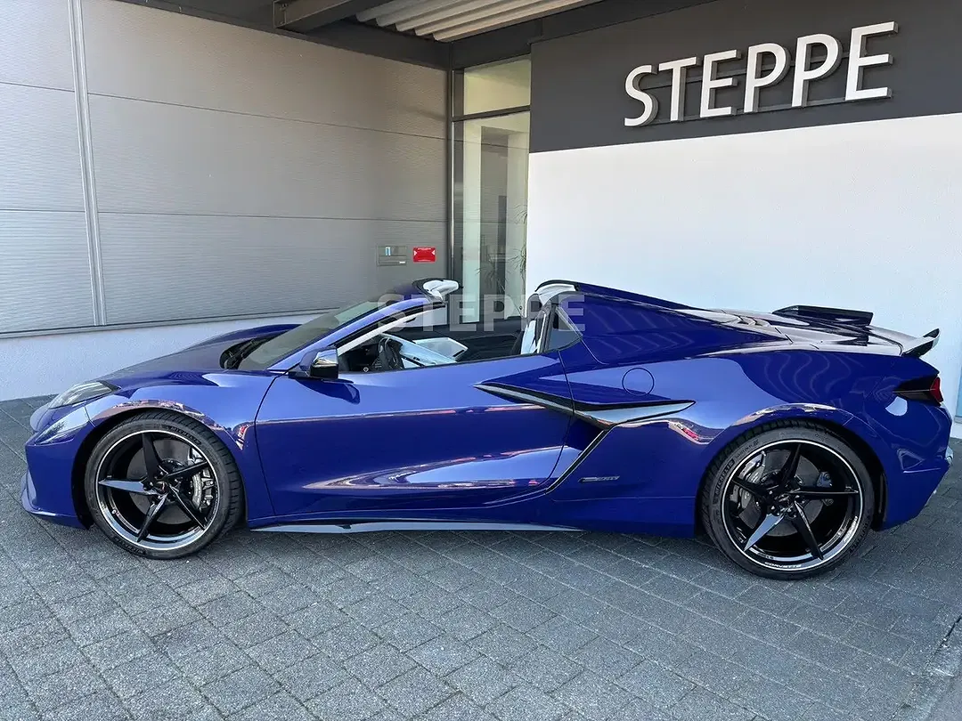 Corvette C8 - Thumbnail 6