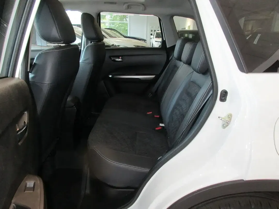 Suzuki Vitara - Thumbnail 10