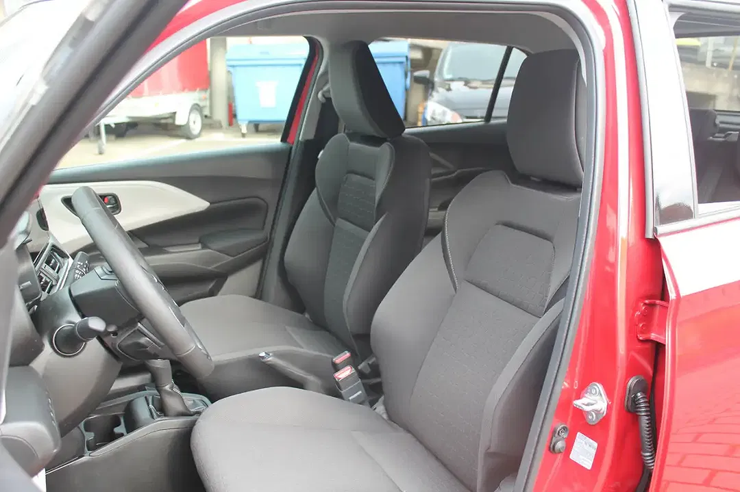 Suzuki Swift - Thumbnail 12