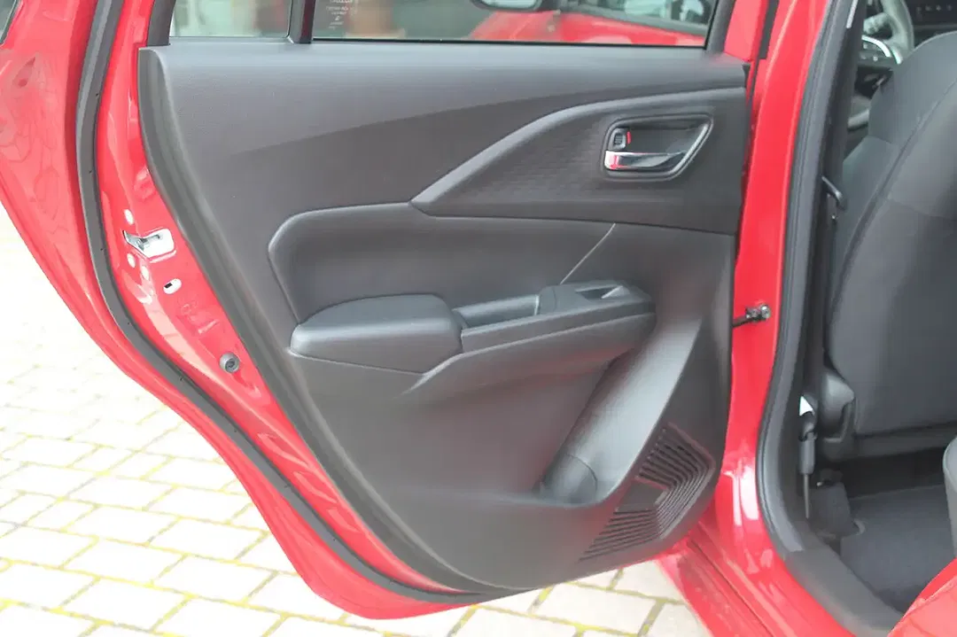 Suzuki Swift - Thumbnail 13